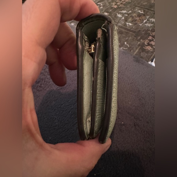 Gucci 2022 Star Bananya Compact Wallet - Picture 3 of 11